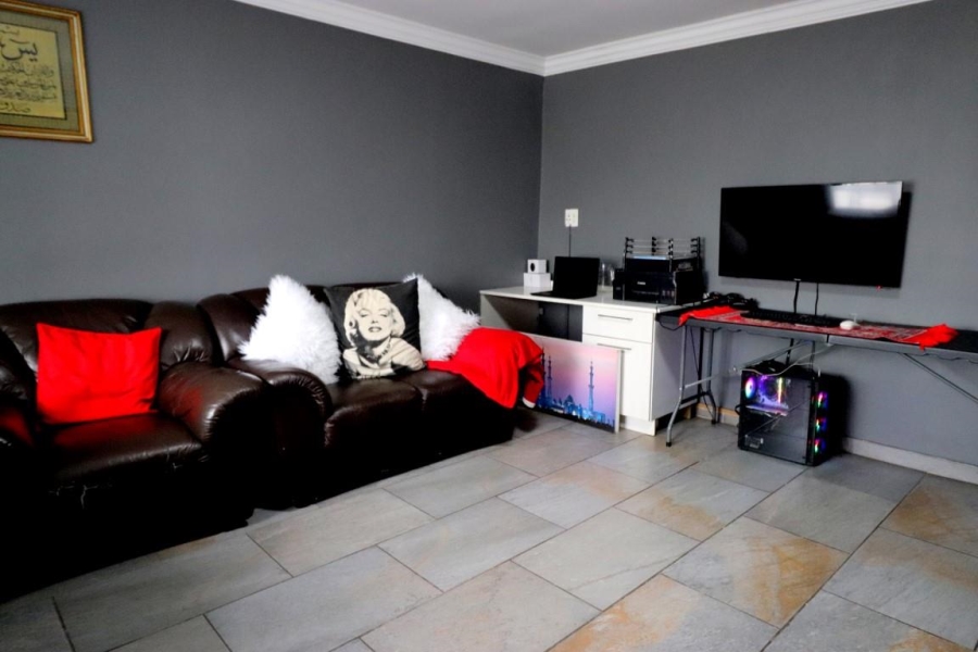 3 Bedroom Property for Sale in Woodlands Western Cape